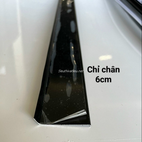 Nẹp nhôm chân tường tấm ốp than tre - Màu đen