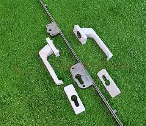 Khoá đa điểm 1800 không lưỡi gà cửa nhựa lõi thép