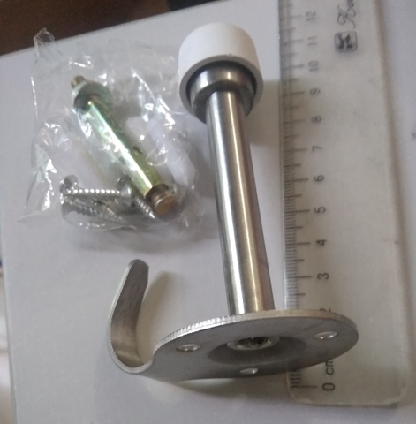 Chặn cửa có móc cheo đồ - chặn cửa gắn tường rẻ