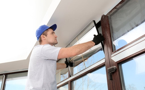 Sửa cửa kính cường lực, đến nhanh, làm nhanh, thợ giỏi