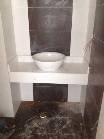Đá chậu lavabo trắng ý
