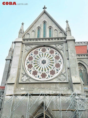 Ô tròn nhà thờ điêu khắc kính Coba Artglass