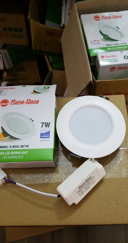 Đen led âm trần 7 w 3 màu rạng đông