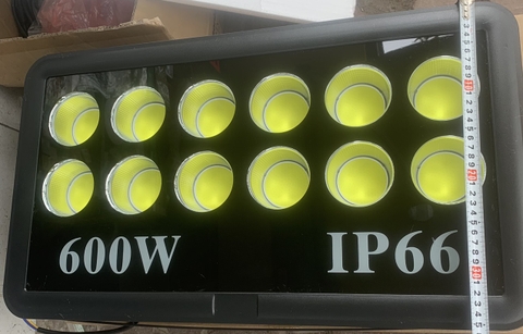 Đèn pha led 600w