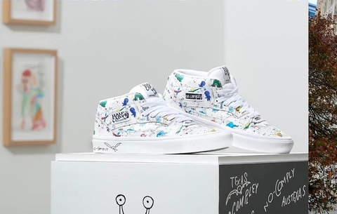 BỘ SƯU TẬP ƯU ÁI TỪ NHÀ NO-COMPLY X DANIEL JOHNSTON X VANS SKATEBOARDING 2022