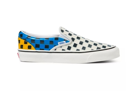 VANS BIẾN TẤU KIỂU DÁNG SLIP-ON CAO SU VỚI HỌA TIẾT CHECKERBOARD KINH ĐIỂN