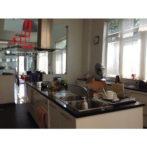 cho thuê biệt thự nguyên căn có hồ bơi đường hoàng hoa thám quận bình thạnh, giá cho thuê:1900$/tháng