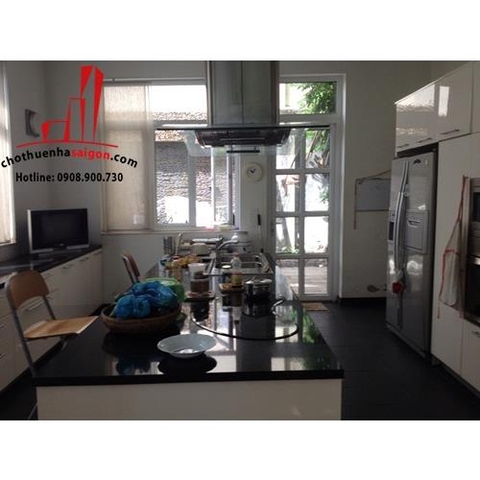 cho thuê biệt thự nguyên căn có hồ bơi đường hoàng hoa thám quận bình thạnh, giá cho thuê:1900$/tháng