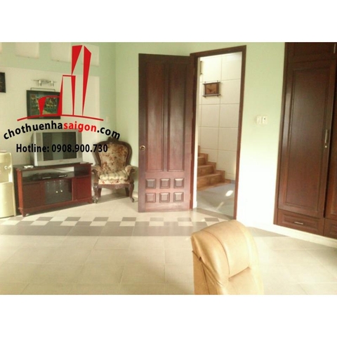 Cho thuê Villa Quận 2, khu Thảo Điền, giá 1200$
