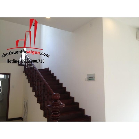 Cho thuê Villa Quận 2, khu Thảo Điền, giá 5000$