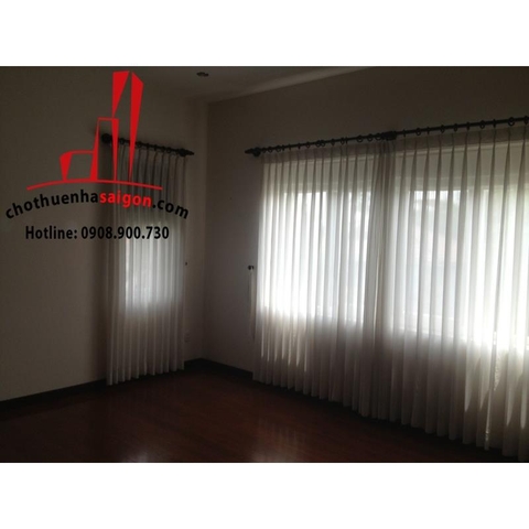 Cho thuê Villa Quận 2, khu Thảo Điền, giá 5000$