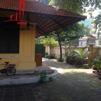 cho thuê biệt thự sân vườn kiểu pháp quận 3, đường trần quốc thảo , giá cho thuê:7000$/tháng