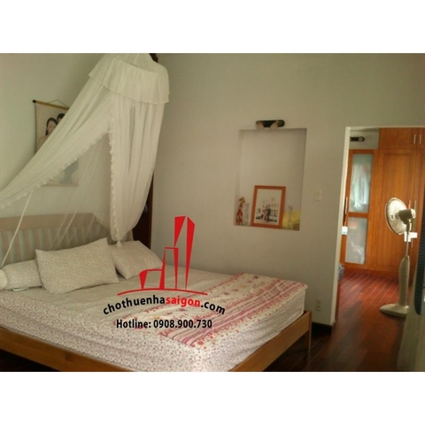 Cho thuê biệt thự quận 2, thảo điền, giá 2500$