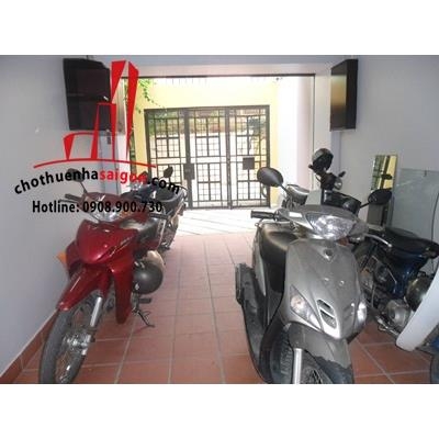 Cho thuê Villa Quận Phú Nhuận, đường Trần Cao Vân. Giá : 1.600 usd/ tháng.