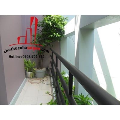 Cho thuê Villa Quận Phú Nhuận, đường Trần Cao Vân. Giá : 1.600 usd/ tháng.