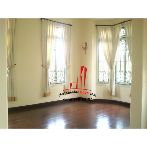 cho thuê biệt thự quận 2, biệt thự khu thảo điền có sân vườn, hồ bơi, giá 4000$