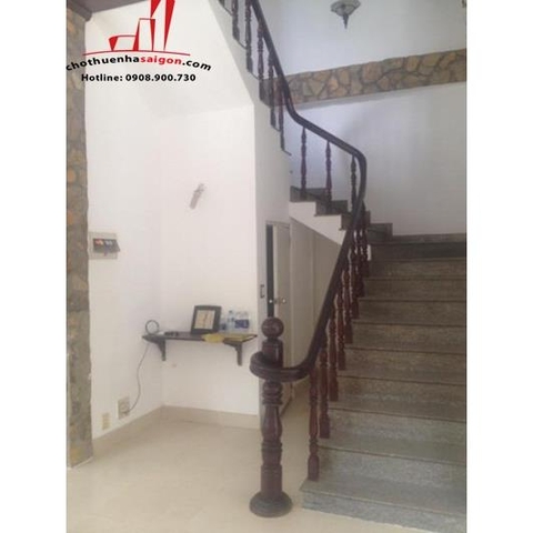 cần cho thuê biệt thự căn góc, khu combound fidico quận 2 giá cho thuê:2500$/tháng