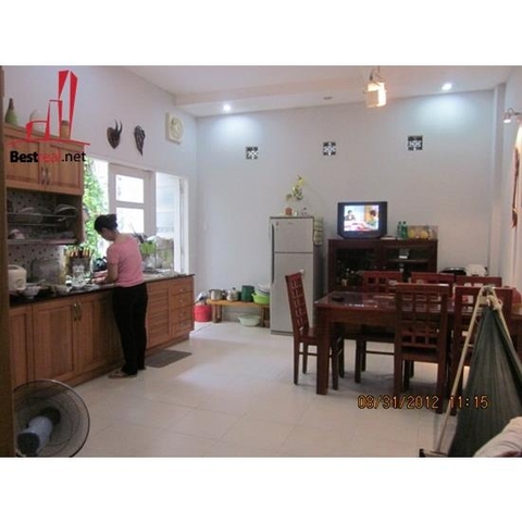 Cho thuê Villa Quận Bình Thạnh, hẻm xe hơi đường Ung Văn Khiêm. Giá : 1.000 usd/tháng.