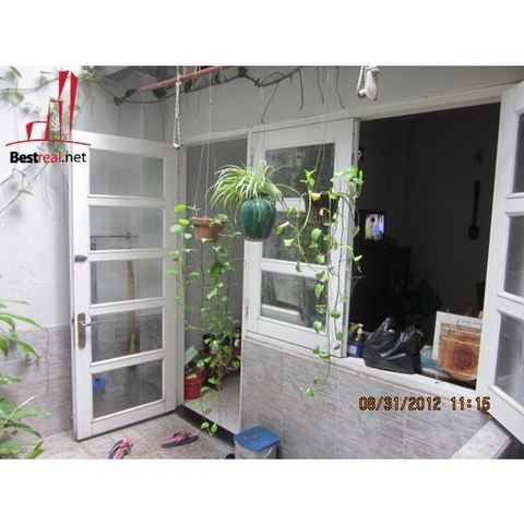 Cho thuê Villa Quận Bình Thạnh, hẻm xe hơi đường Ung Văn Khiêm. Giá : 1.000 usd/tháng.