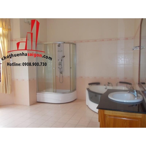 Cho thuê Villa Quận 2, khu Thảo Điền, giá 4000$