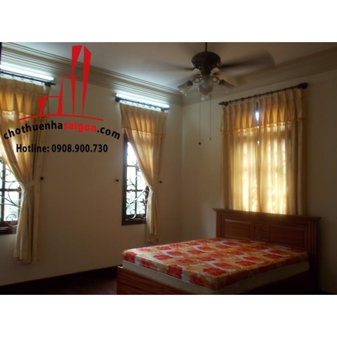 Cho thuê Villa Quận 2, khu Thảo Điền, giá 4000$