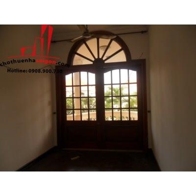 Cho thuê Villa đường Nguyễn Duy Hiệu, phường Thảo Điền Q.2 giá 5000$
