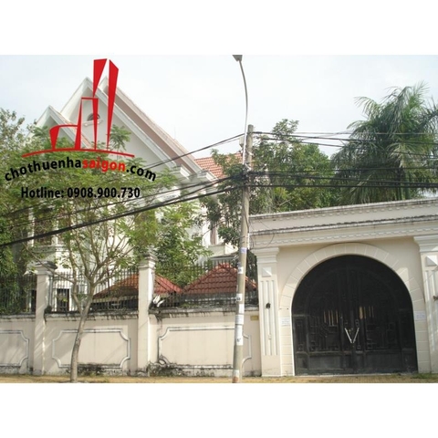Cho thuê villa mặt tiền đường Nguyễn Văn Hưởng - Quận 2
