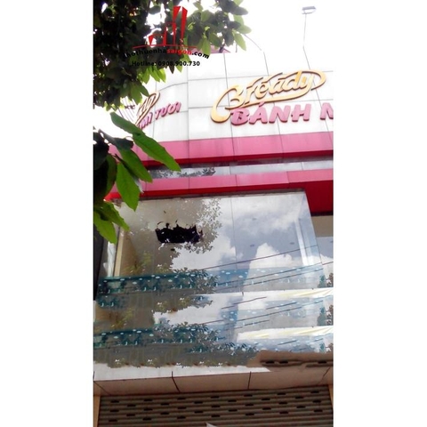 cho thuê nhà mặt tiền đường nguyễn thị minh khai, quận 3, giá cho thuê:5000$/tháng