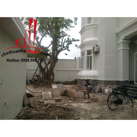 Cho thuê villa mặt tiền đường Nguyễn Văn Hưởng - Quận 2