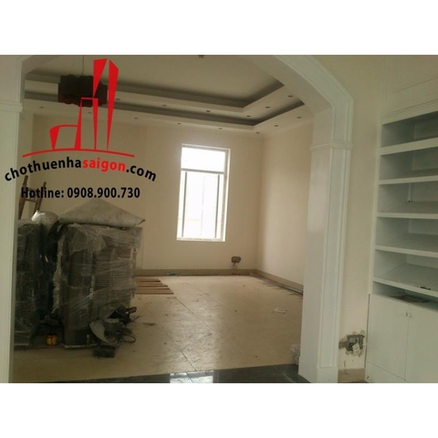 Cho thuê villa mặt tiền đường Nguyễn Văn Hưởng - Quận 2