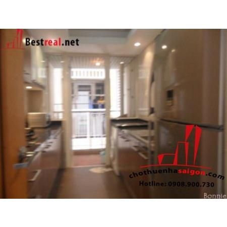 Căn hộ Saigon Pearl cho thuê, tầng 6, nội thất đầy đủ, nhìn ra thành phố, 1050usd/month