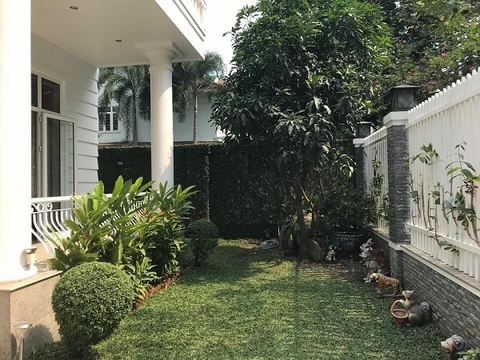 cho thuê biệt thự quận 2, khu combound đường nguyễn văn hưởng giá cho thuê:90tr/tháng