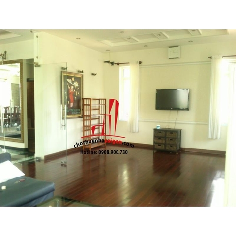 Cho thuê Villa quận 2, khu compound Thảo Điền, giá 2500$