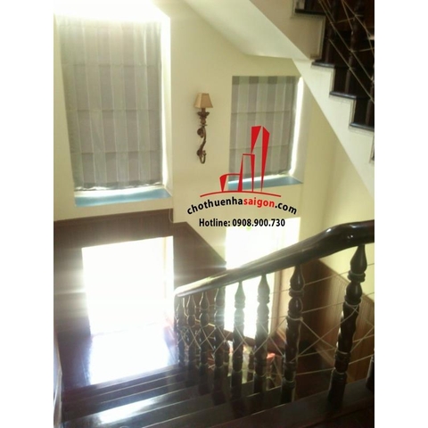 Cho thuê Villa quận 2, khu compound Thảo Điền, giá 2500$