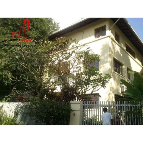 cần cho thuê biệt thự sân vườn quận 2, đường nguyễn văn hưởng giá cho thuê:3500$/tháng