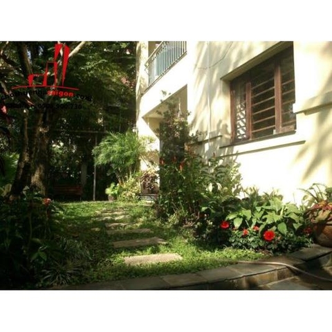 cần cho thuê biệt thự sân vườn quận 2, đường nguyễn văn hưởng giá cho thuê:3500$/tháng