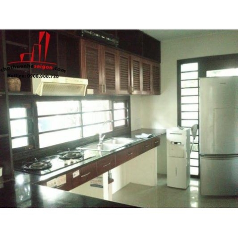 cần cho thuê biệt thự sân vườn quận 2, đường nguyễn văn hưởng giá cho thuê:3500$/tháng
