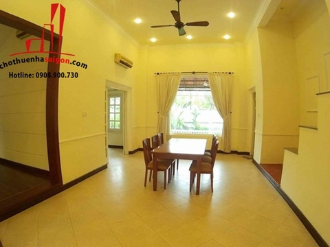 biệt thự nguyên căn khu comboud đường nguyễn văn hưởng quận 2, giá cho thuê:5500$/tháng