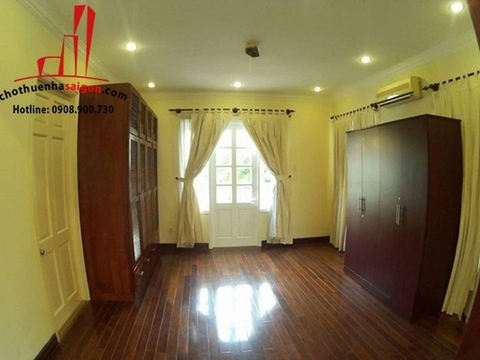 biệt thự nguyên căn khu comboud đường nguyễn văn hưởng quận 2, giá cho thuê:5500$/tháng