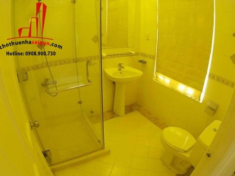 biệt thự nguyên căn khu comboud đường nguyễn văn hưởng quận 2, giá cho thuê:5500$/tháng