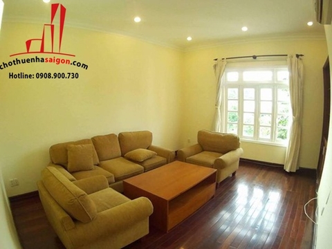 biệt thự nguyên căn khu comboud đường nguyễn văn hưởng quận 2, giá cho thuê:4500$/tháng