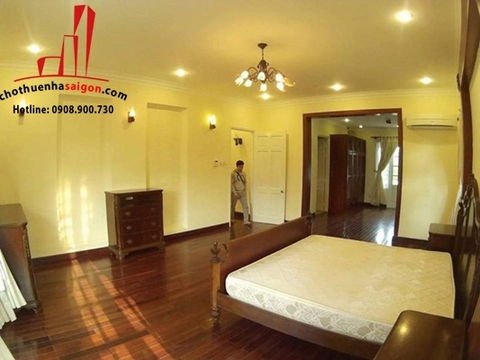 biệt thự nguyên căn khu comboud đường nguyễn văn hưởng quận 2, giá cho thuê:5500$/tháng
