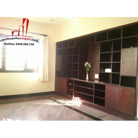 cần cho thuê biệt thự sân vườn quận 2, đường nguyễn văn hưởng giá cho thuê:3500$/tháng