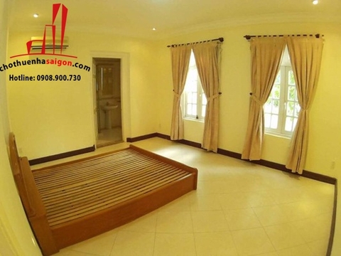 biệt thự nguyên căn khu comboud đường nguyễn văn hưởng quận 2, giá cho thuê:5500$/tháng