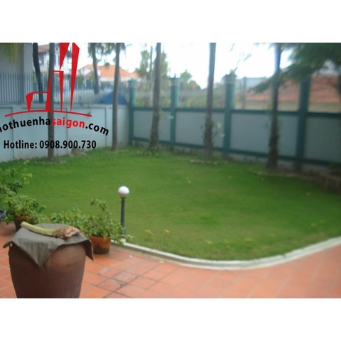 Cho thuê Villa Quận 2, khu Thảo Điền, giá 4000$