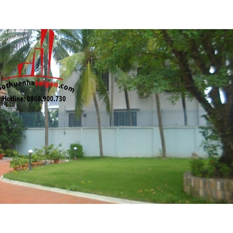 Cho thuê Villa Quận 2, khu Thảo Điền, giá 4000$