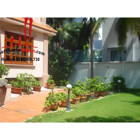 Cho thuê Villa Quận 2, khu Thảo Điền, giá 4000$