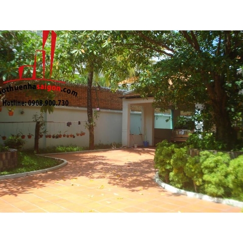 Cho thuê Villa Quận 2, khu Thảo Điền, giá 4000$