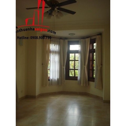 Cho thuê Villa Quận 2, khu Thảo Điền, giá 4000$