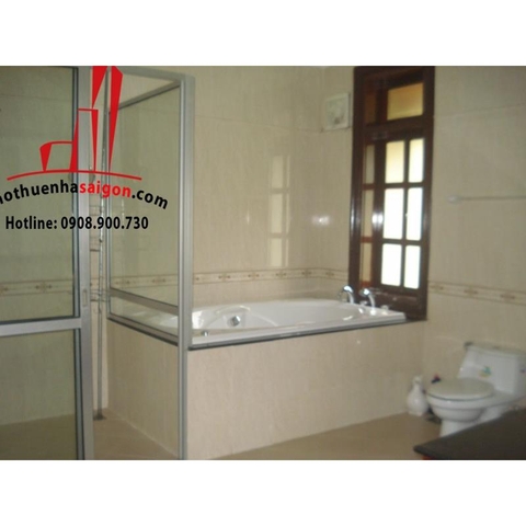 Cho thuê Villa Quận 2, khu Thảo Điền, giá 4000$
